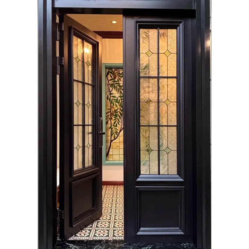 Alumiiniseoksesta valmistetut taiteelliset ovet