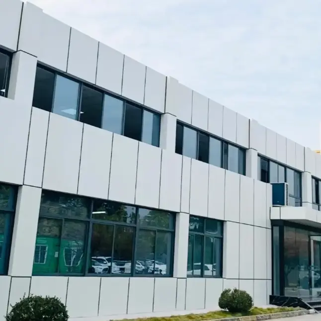 Perinteiset litteät alumiiniset yksipaneeliverhoseinät