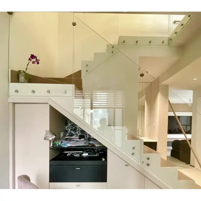 Porattu lasi kaiteisiin