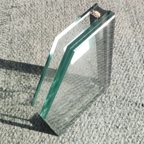 Eristetyt lasit oviin ja ikkunoihin