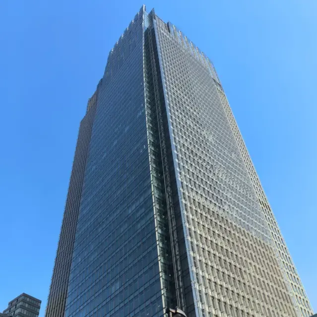 Pistetuetut lasiverhoseinät